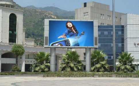 戶外led屏在雨季如何預防雷電呢?